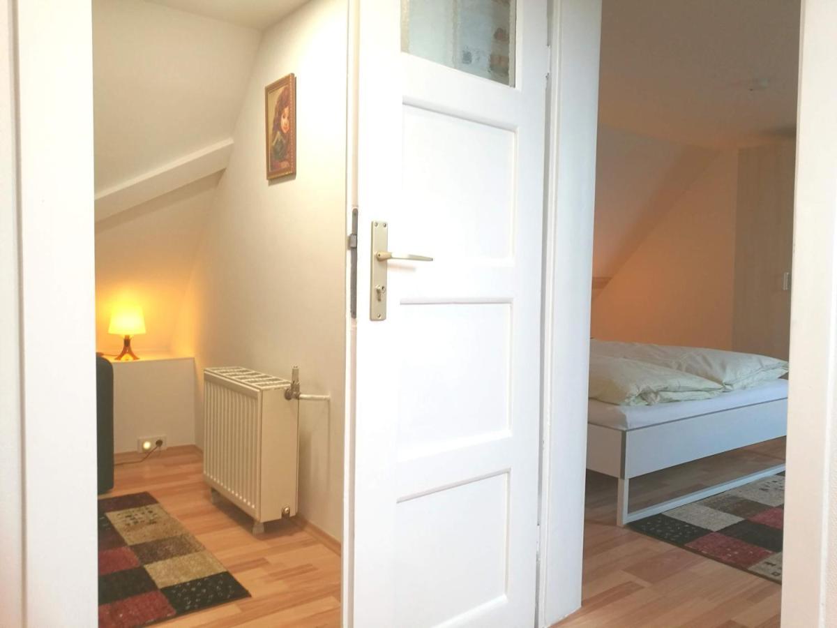 4-Zimmer Haus In Leipzig Exterior foto